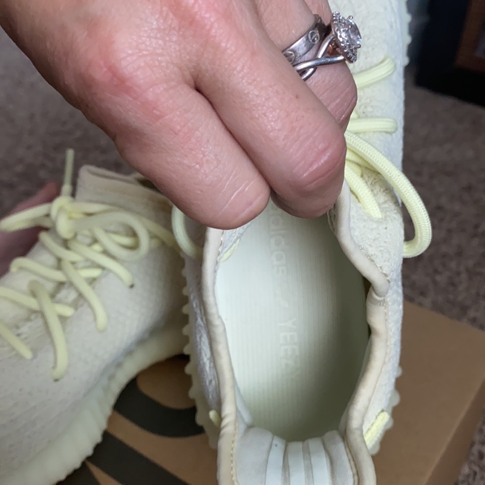 Yeezy boost 350 women’s size 5 1/2 fits like a 6 - Picture 8 of 9